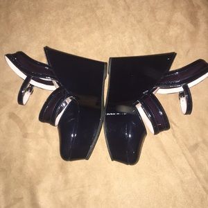 Opening Ceremony dark purple 5” Platforms size 7